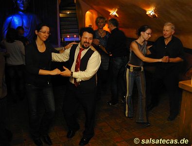 Salsa in der Buddha-Bar (B-Bar) in Aachen