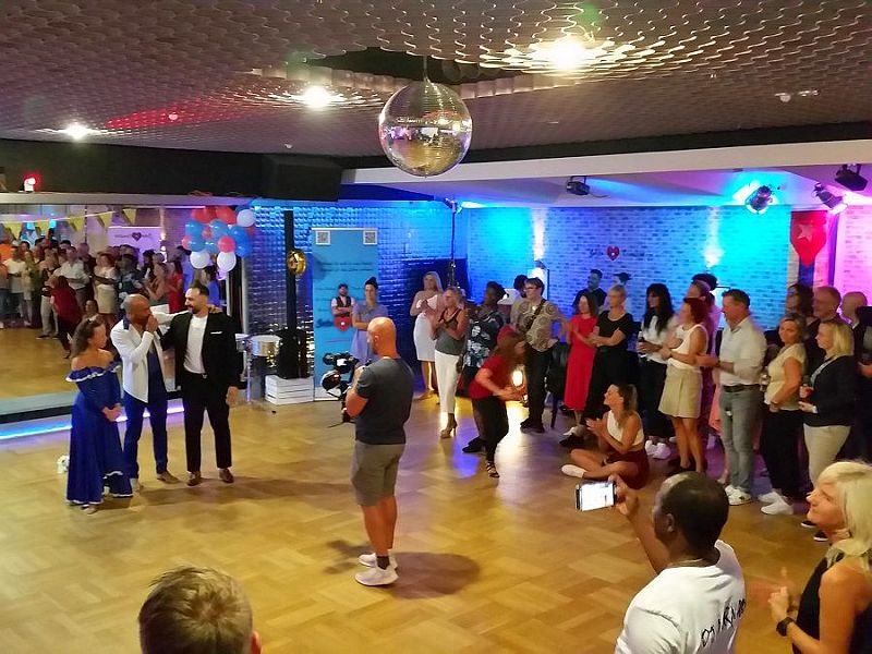 Salsa im Salsa con Corazon in Duisburg
