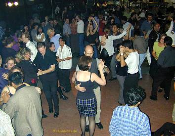 Salsa im Caf� der Kunsthalle in Bonn - anklicken zum Vergr��ern - click to enlarge